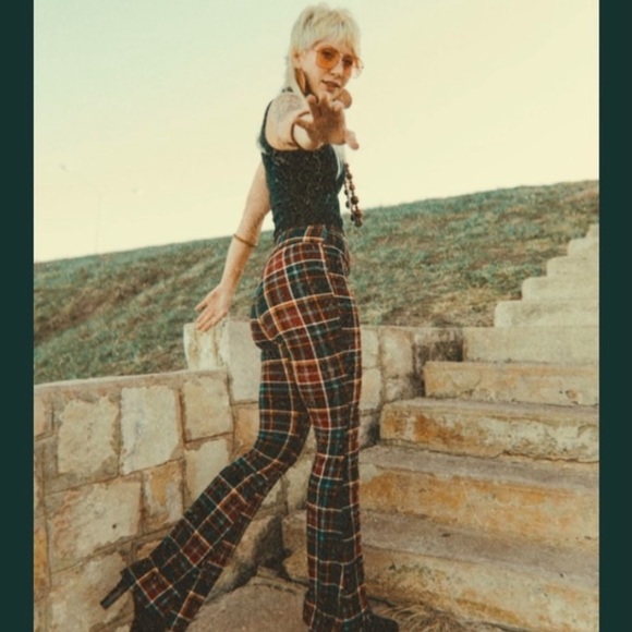 Meet your Posher, Amanda - Picture 2 of 5